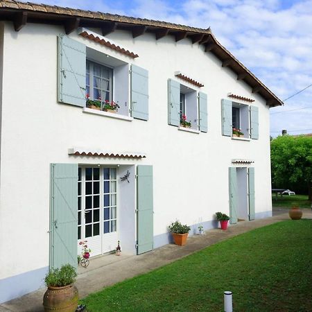 לינה וארוחת בוקר Saint-Hilaire-la-Palud Au Coeur Du Marais מראה חיצוני תמונה