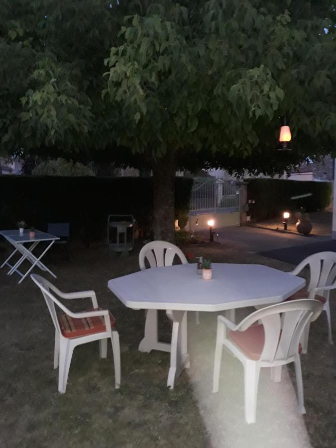 לינה וארוחת בוקר Saint-Hilaire-la-Palud Au Coeur Du Marais מראה חיצוני תמונה